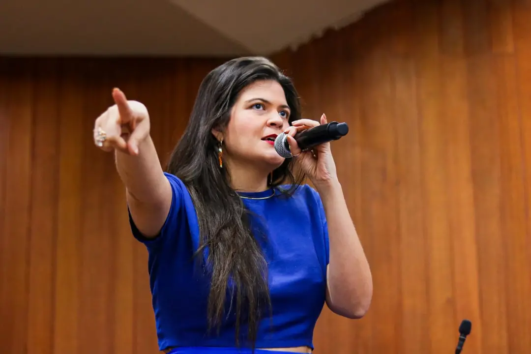 Aava Santiago foi eleita deputada federal em Goiás com 3,42% dos votos válidos. Essa ponte entre o governo Lula e os ev…