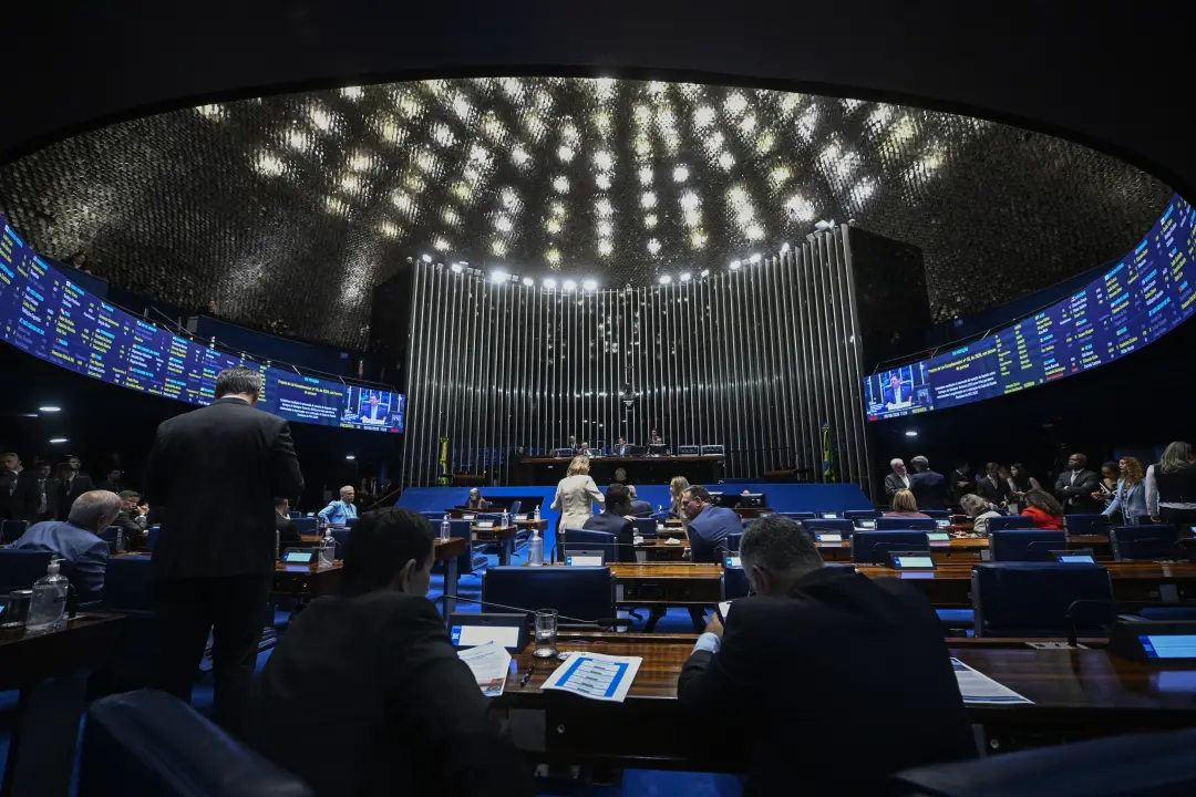 PL forma bancada de 28 senadores, a segunda maior de um partido desde a redemocratização. Esse número reforça a força d…