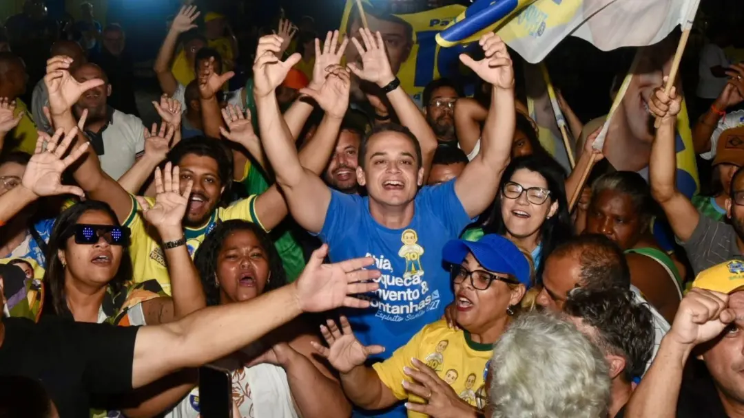 Vitória viu Pazolini avançar ao segundo turno com 49,65% dos votos válidos no Espírito Santo. A campanha dele cresceu a…