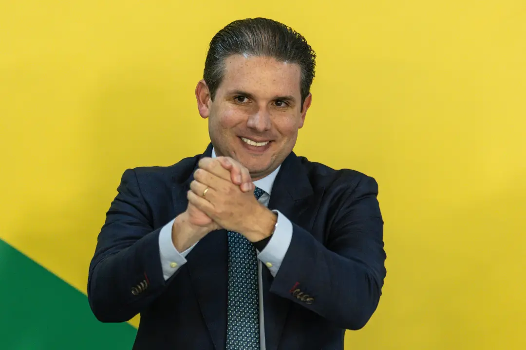 Hugo Motta foi reeleito com 99,95% das urnas apuradas na Paraíba. A reeleição dele mostra a força da estrutura política…