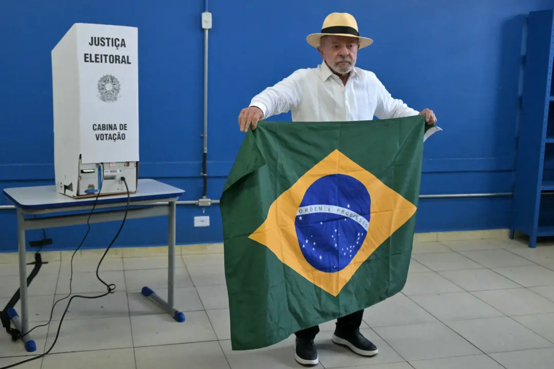Quase quatro milhões de votos a menos, Lula perdeu votos em comparação com a campanha passada. A dificuldade é grande p…