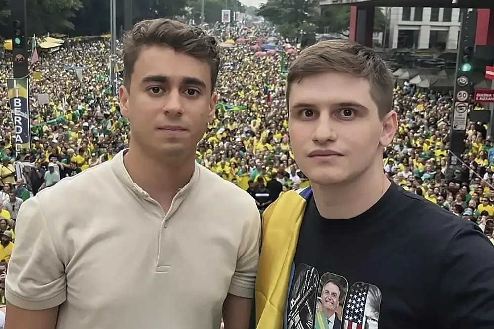 Nikolas Ferreira com 3.094.237 votos em Minas Gerais, superando recordes históricos. Essa votação alta mostra o engajam…