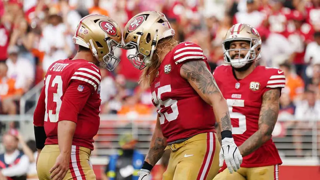 George Kittle marcou um touchdown com 55 jardas contra os Broncos, em um jogo onde o 49ers venceu por 24 a 14. Esse lan…