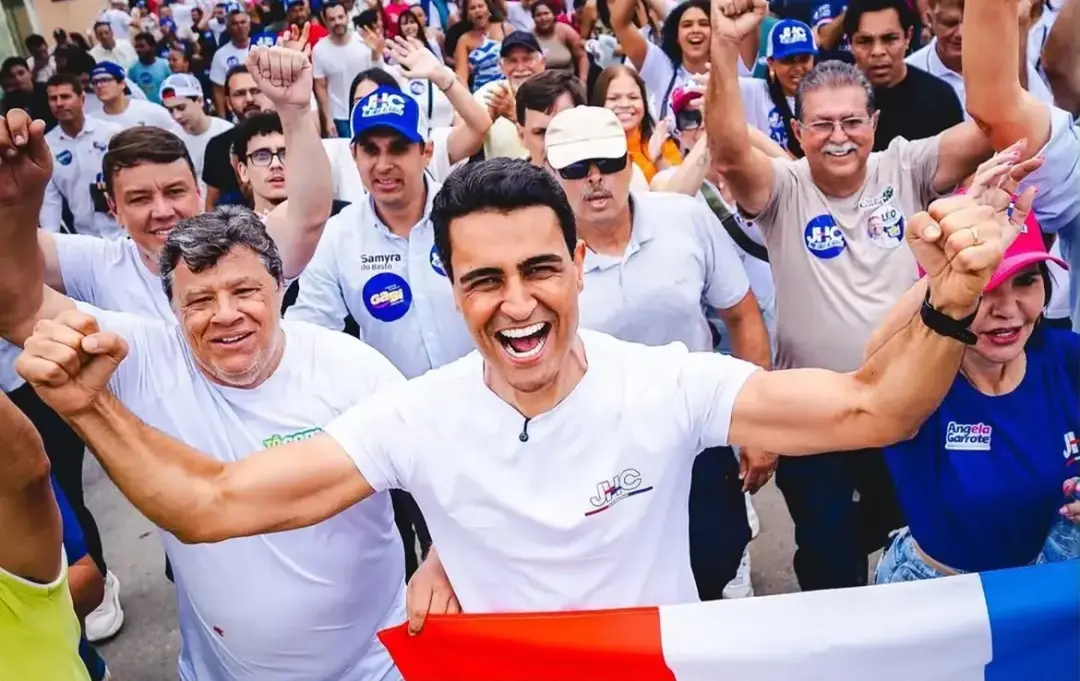 JHC foi eleito governador de Alagoas com 52,04% dos votos apurados. A proposta de interiorizar serviços públicos é um p…