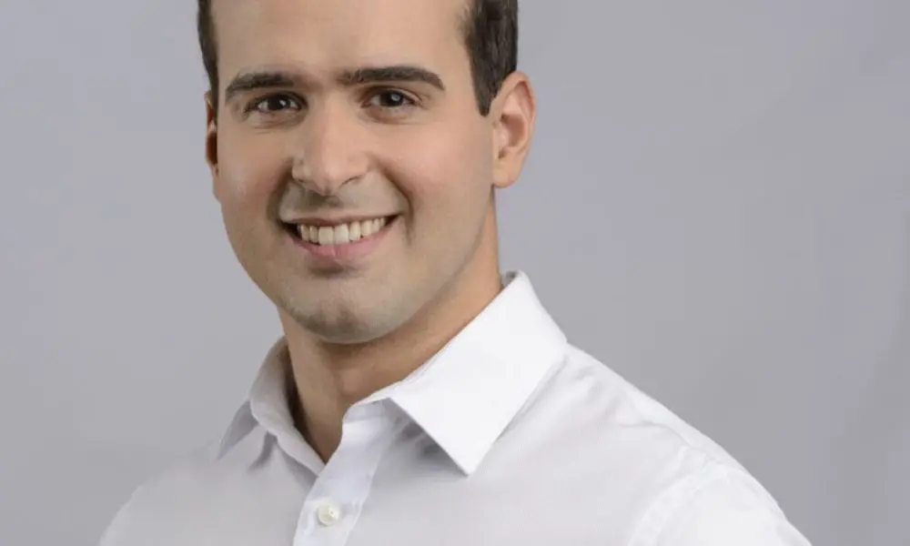 Lucas Ribeiro foi eleito governador da Paraíba com 64,30% dos votos válidos. A mudança rápida na política paraibana me …