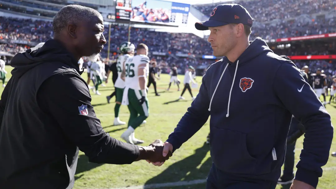 Chicago Bears venceram o New York Jets por 23 a 12 na Semana 4. O técnico Aaron Glenn apontou a falta de complementarie…