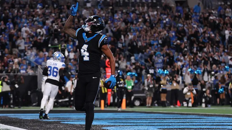 Detroit perdeu para Carolina, 32 a 26, e a defesa dos Lions falhou muito no SNF. A performance do McMillan, com 192 jar…