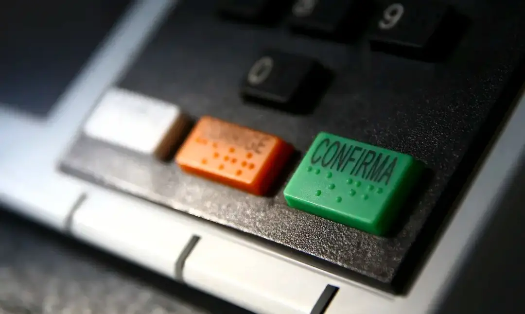 Flávio Bolsonaro com 47,50% dos votos válidos e Lula com 44,61% no primeiro turno. A diferença acima do esperado mostra…