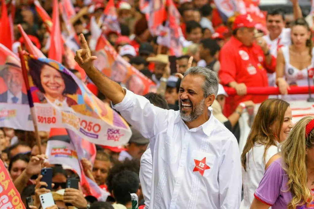 Elmano de Freitas foi reeleito governador do Ceará no primeiro turno. A hegemonia do PT se fortalece mais um ciclo, mas…