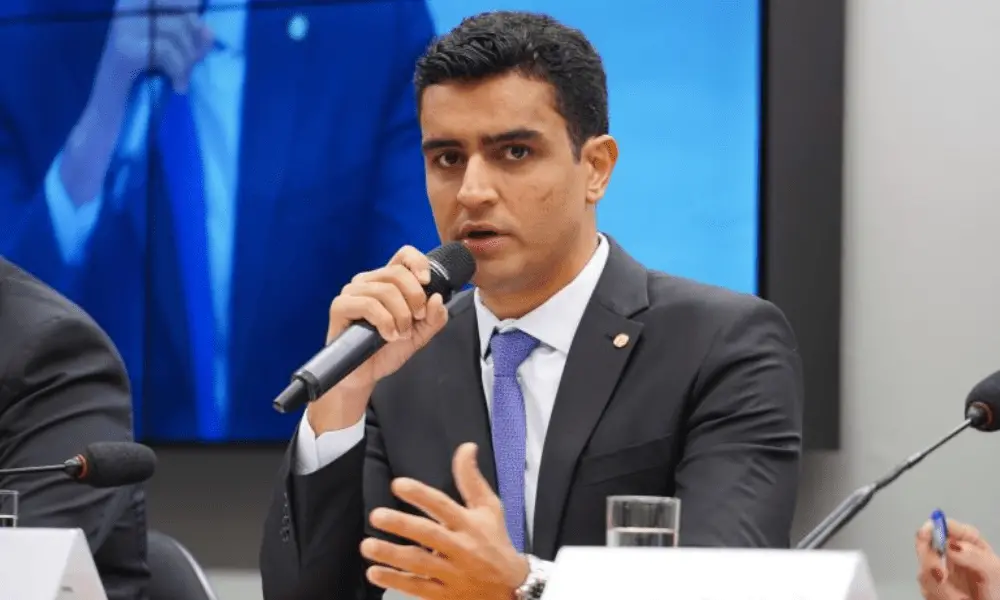 JHC foi eleito governador de Alagoas com 52,04% dos votos válidos no primeiro turno. Mudar de prefeitura para o governo…
