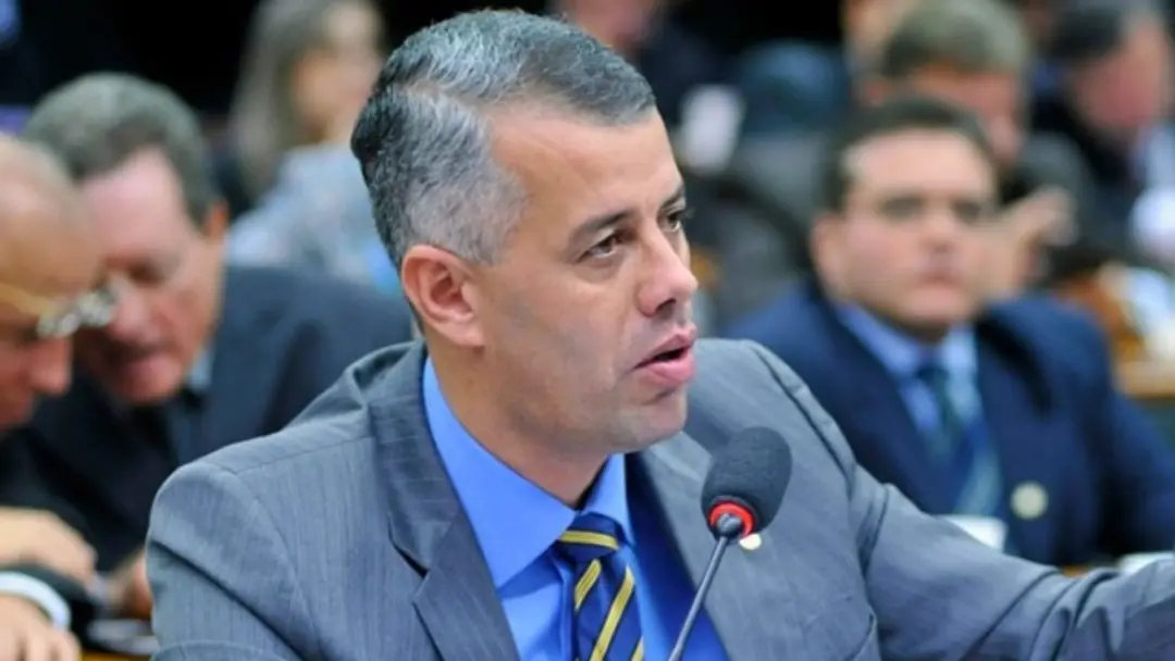 Evair de Melo, técnico agrícola, foi eleito senador no Espírito Santo com quase um milhão de votos. A trajetória dele m…