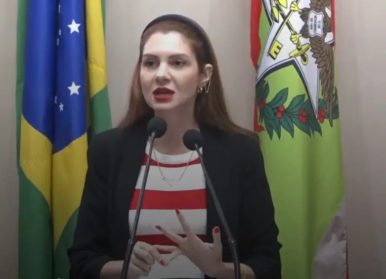 Ana Campagnolo, reeleita mais votada em Santa Catarina com 386 mil votos, enfrentou atrito ao não apoiar a candidatura …