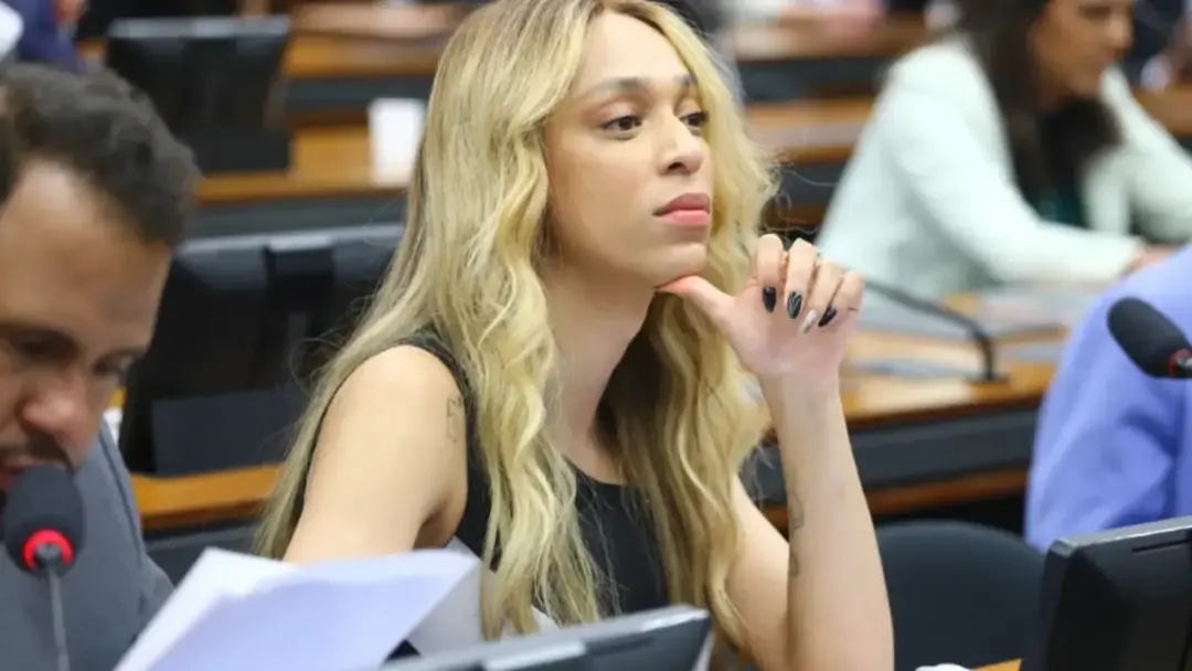 Erika Hilton bate recorde na Câmara, superando 1,4 milhão de votos e deixando a marca de Joice Hasselmann de 2018. A al…
