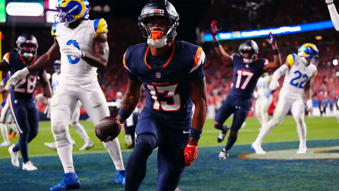 Pat Bryant saiu do jogo contra os 49ers com uma lesão, não foi contato, mas foi uma cena difícil vendo ele ser carregad…
