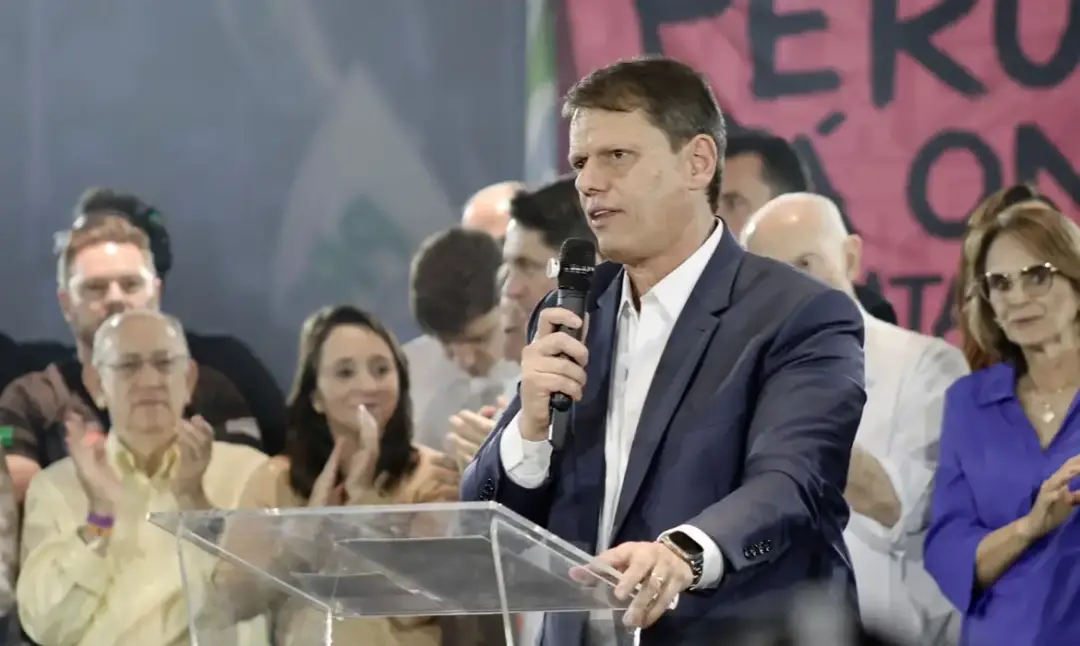Tarcísio de Freitas foi reeleito governador de São Paulo com 62,85% dos votos válidos. Essa vitória reforça a lógica do…