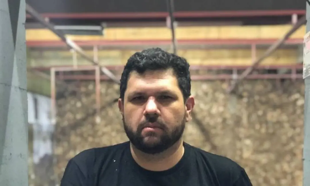 Oswaldo Eustáquio, foragido da Justiça brasileira, não teve campanha no Brasil e ficou fora da Câmara. Um cara assim se…