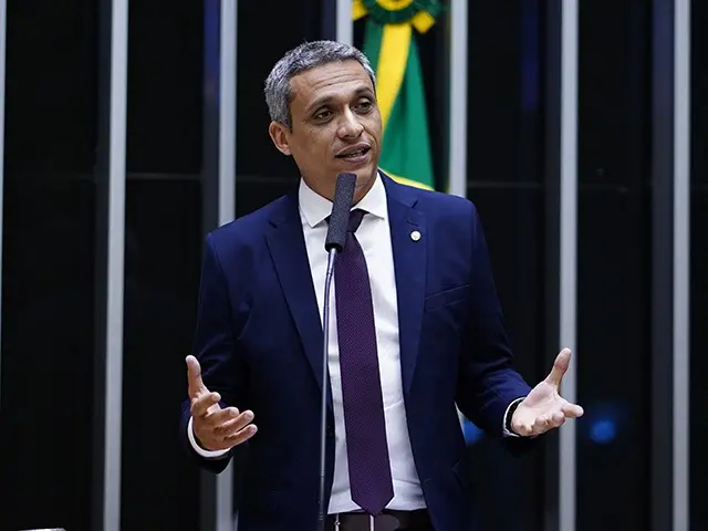 Gustavo Gayer foi eleito senador por Goiás com 24,77% dos votos válidos. A chegada dele ao Senado mostra a força da con…