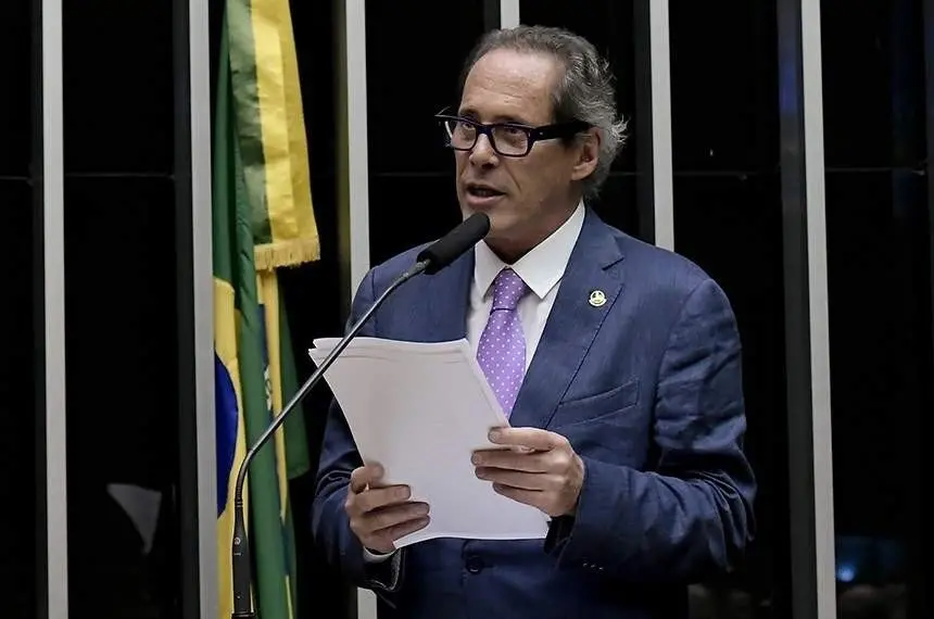 O candidato mais rico do país, dono de jatinho, será suplente de senador com a reeleição de Eduardo Gomes. Essa movimen…