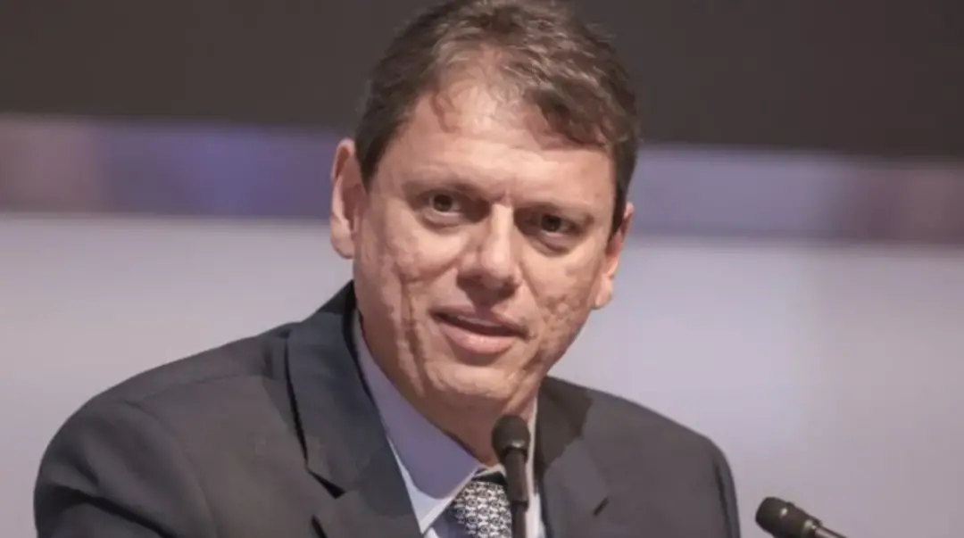 Tarcísio de Freitas foi reeleito governador de São Paulo no primeiro turno, superando Fernando Haddad. A mudança no com…