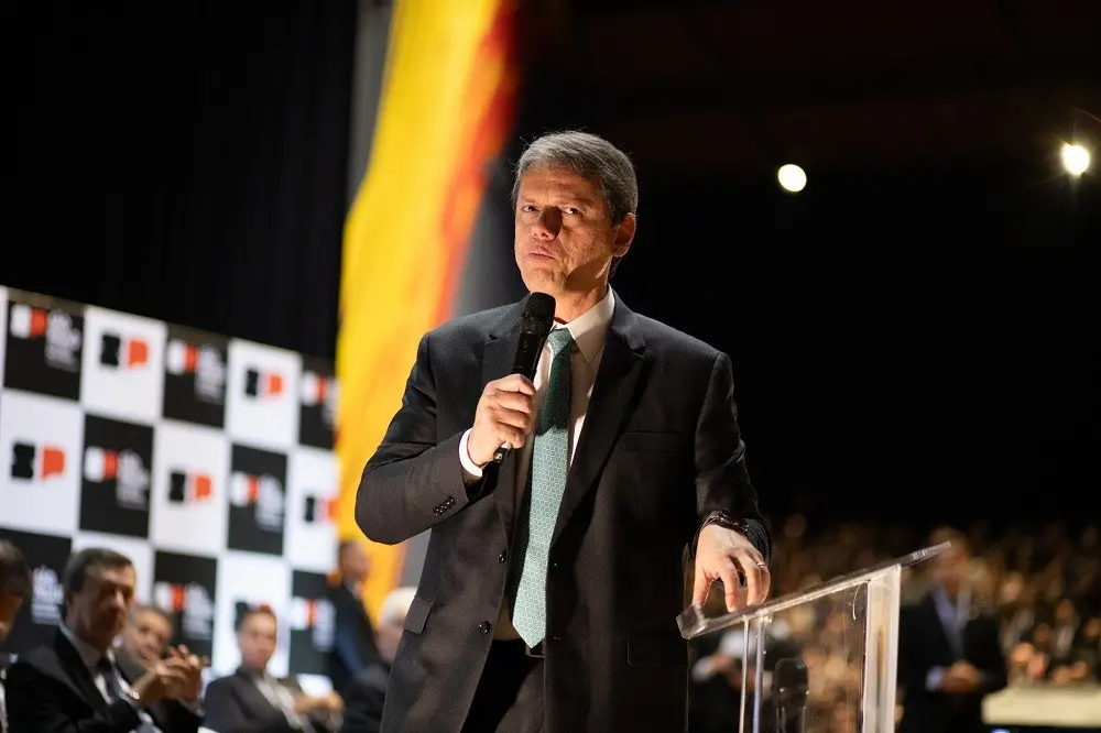 Tarcísio de Freitas foi reeleito governador de São Paulo com 62,85% dos votos válidos, sendo a primeira reeleição em pr…