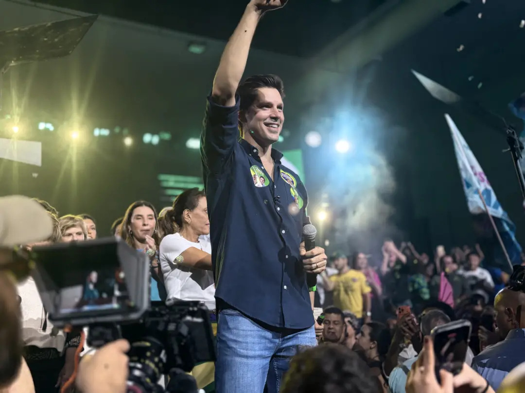 Daniel Vilela foi reeleito governador de Goiás com 58,88% dos votos válidos no primeiro turno. Esse cenário reflete uma…