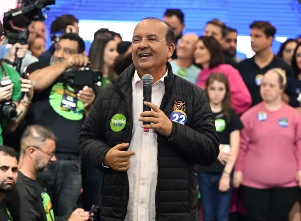 Jorginho Mello foi reeleito governador de Santa Catarina, garantindo mais quatro anos no comando do estado. A troca de …