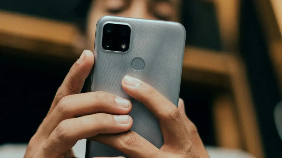 A Vivo tá liberando o 5G+ no Rio de Janeiro, com potencial de chegar a 2 Gb/s. A nova conexão usa várias frequências pa…