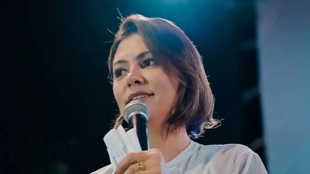 Michelle Bolsonaro conquistou vaga no Senado pelo Distrito Federal, assumindo um cargo eletivo pela primeira vez. A amp…