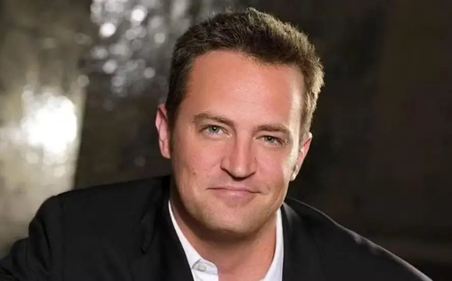 Sete milhões de dólares gastos em tentativas de sobriedade, revelou a irmã de Matthew Perry. Esse valor mostra a dimens…