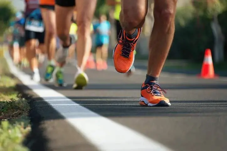 Mais de 40% dos corredores tiveram lesão na Maratona de Nova York em 2024. A gente tem que lembrar que acelerar muito o…