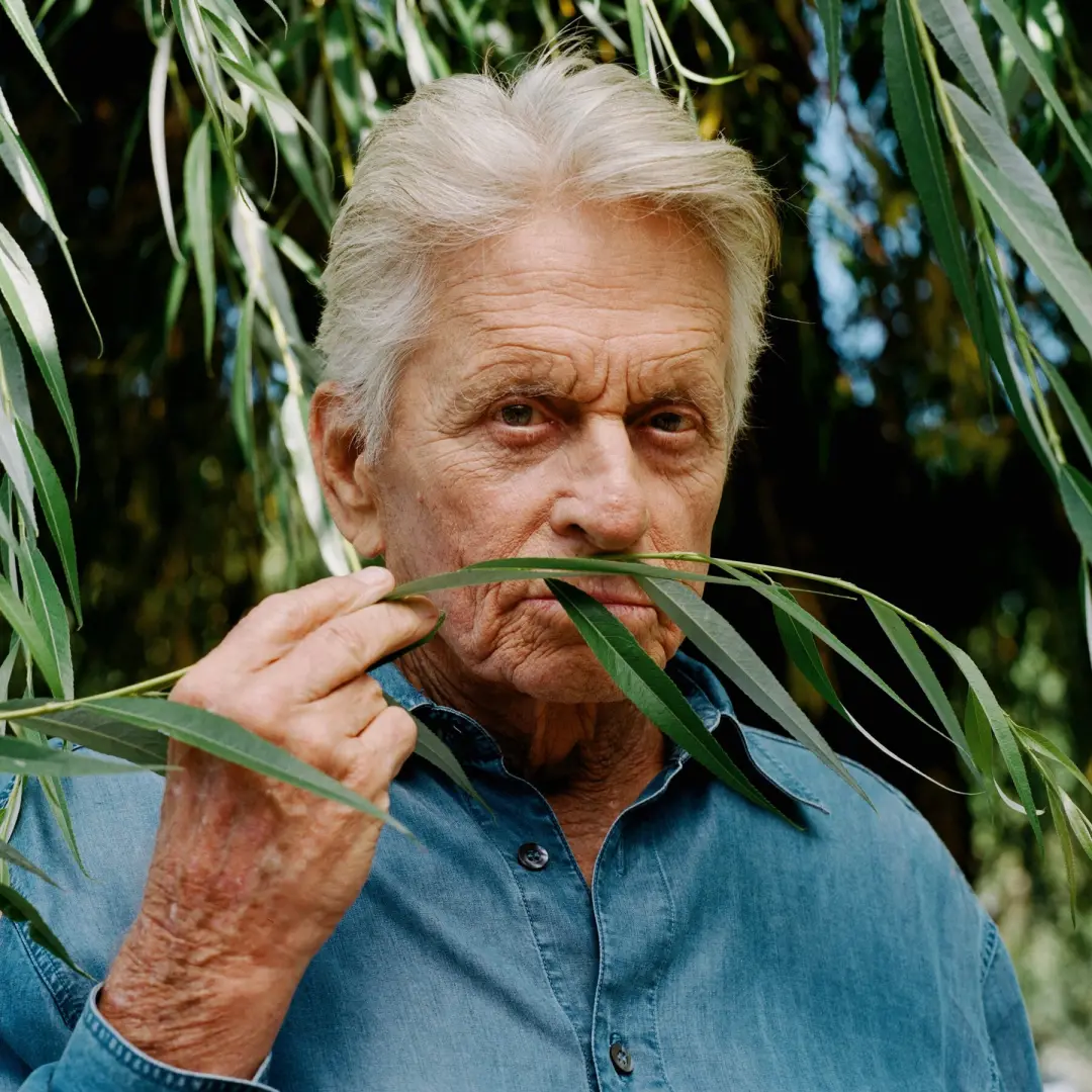 Michael Douglas, aos 82 anos, lançou o livro de memórias One Helluva Ride. É interessante ver a candura ao falar da vid…