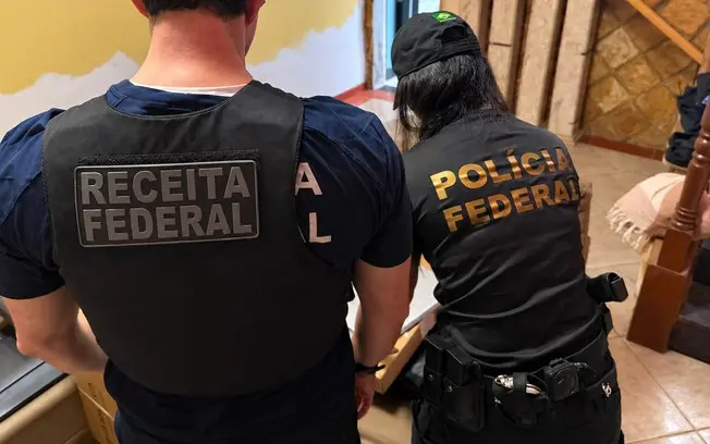 Cabo Frio, RJ, tem investigação da PF sobre broches com câmera. A suspeita é que esses dispositivos disfarçados seriam …