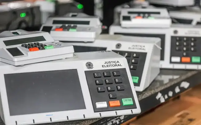 72 locais de votação foram alterados por segurança no Rio de Janeiro, mas o juiz eleitoral do TRE-RJ não crê que isso a…