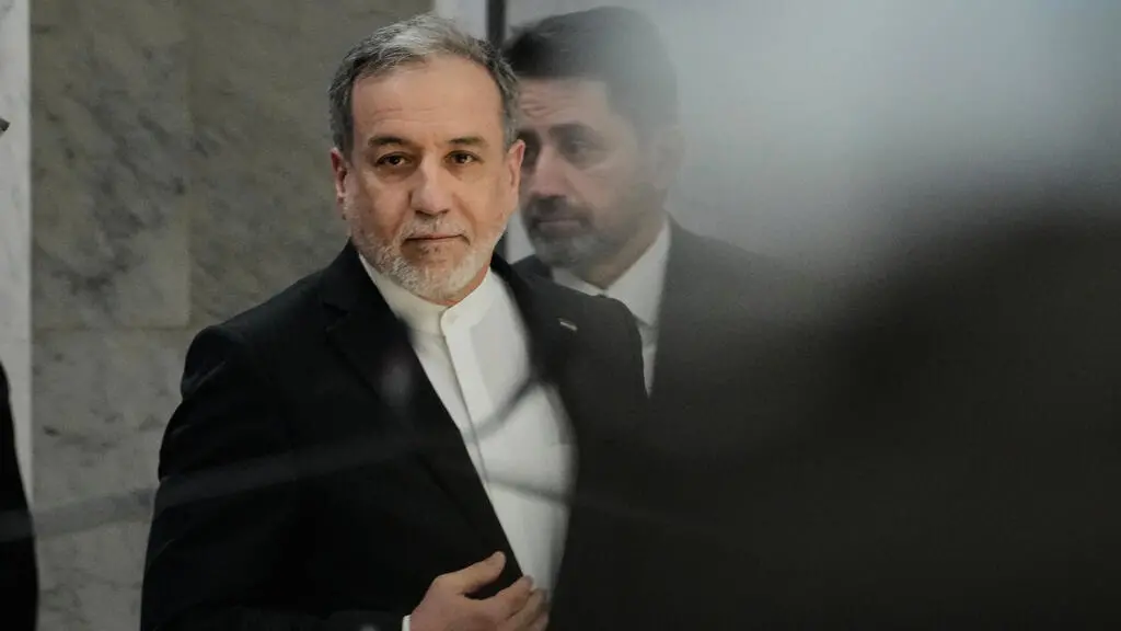 Diplomata iraniano falou que não tem solução militar para a guerra dos EUA contra o Irã, mesmo com as conversas de paz …