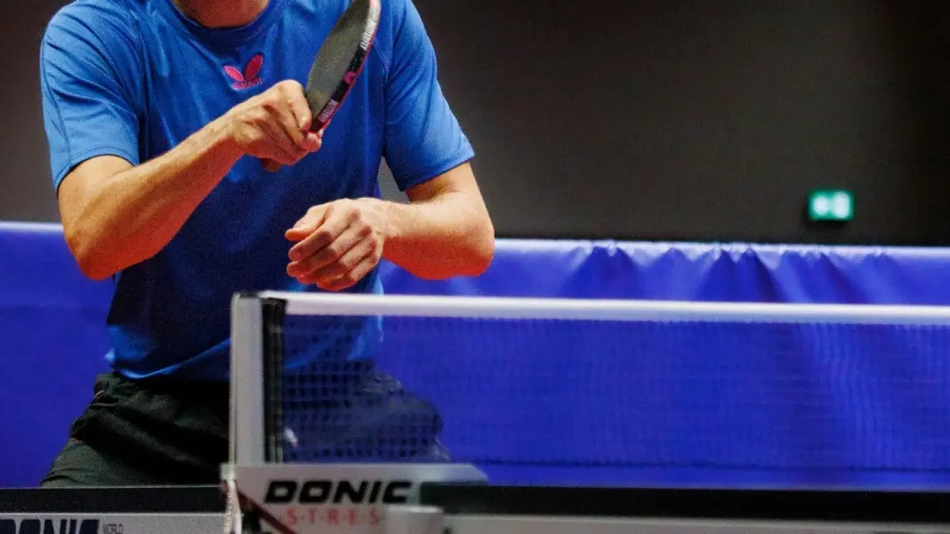 Hugo Calderano, do Flamengo, chegou ao vice-campeonato no WTT Champions Macau 2026, perdendo em quatro sets a um para o…