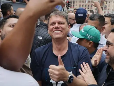 Tarcísio se reelege em São Paulo derrotando Haddad, projeto o Datafolha. A eleição reforça a força da gestão atual, mas…