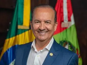 Jorginho Mello foi reeleito governador de Santa Catarina. É um ciclo que segue, mas a gente tem que olhar o que o estad…
