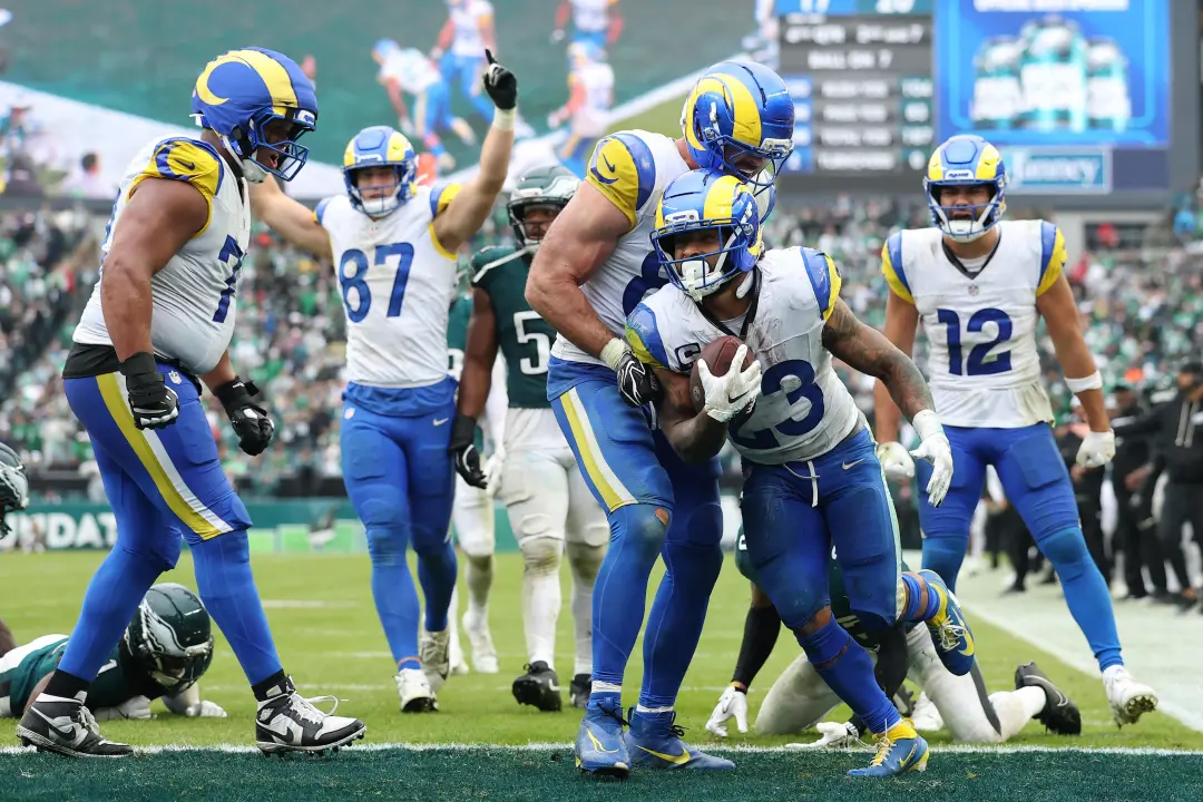 Los Angeles Rams venceu o Philadelphia Eagles por 24 a 20, vindo de trás no jogo. A defesa segurou a linha contra o ata…