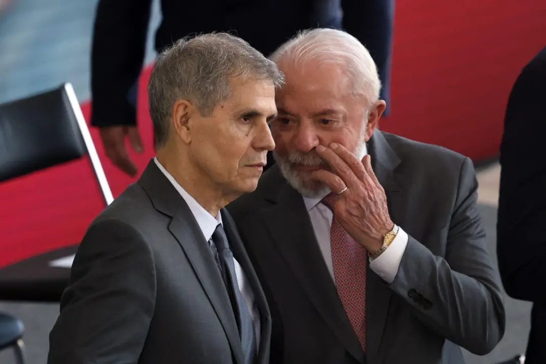 Ministro Sidônio Palmeira disse que Lula vai nos debates se houver segundo turno contra Flávio Bolsonaro. Eu vejo o cre…