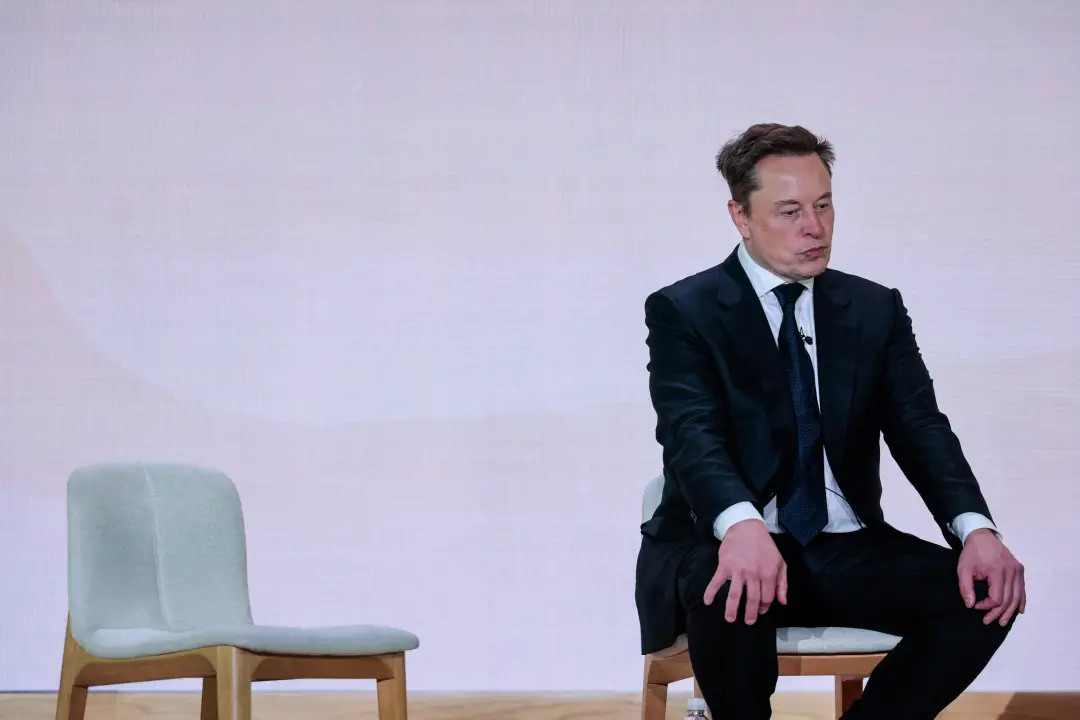 Elon Musk e Shivon Zilis romperam a relação sentimental, sendo ela aliada profissional e mãe de quatro dos seus 13 filh…