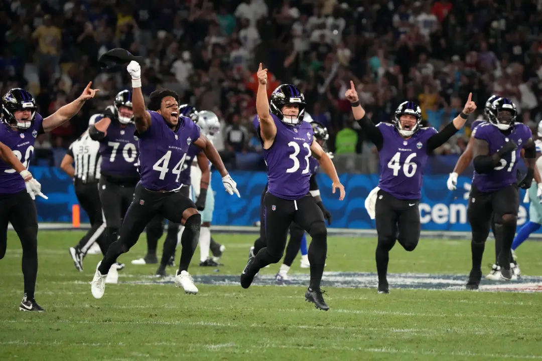 Tyler Loop acertou um chute de campo de 64 jardas no M&T Bank Stadium, o recorde daquele estádio. Essa jogada no final …