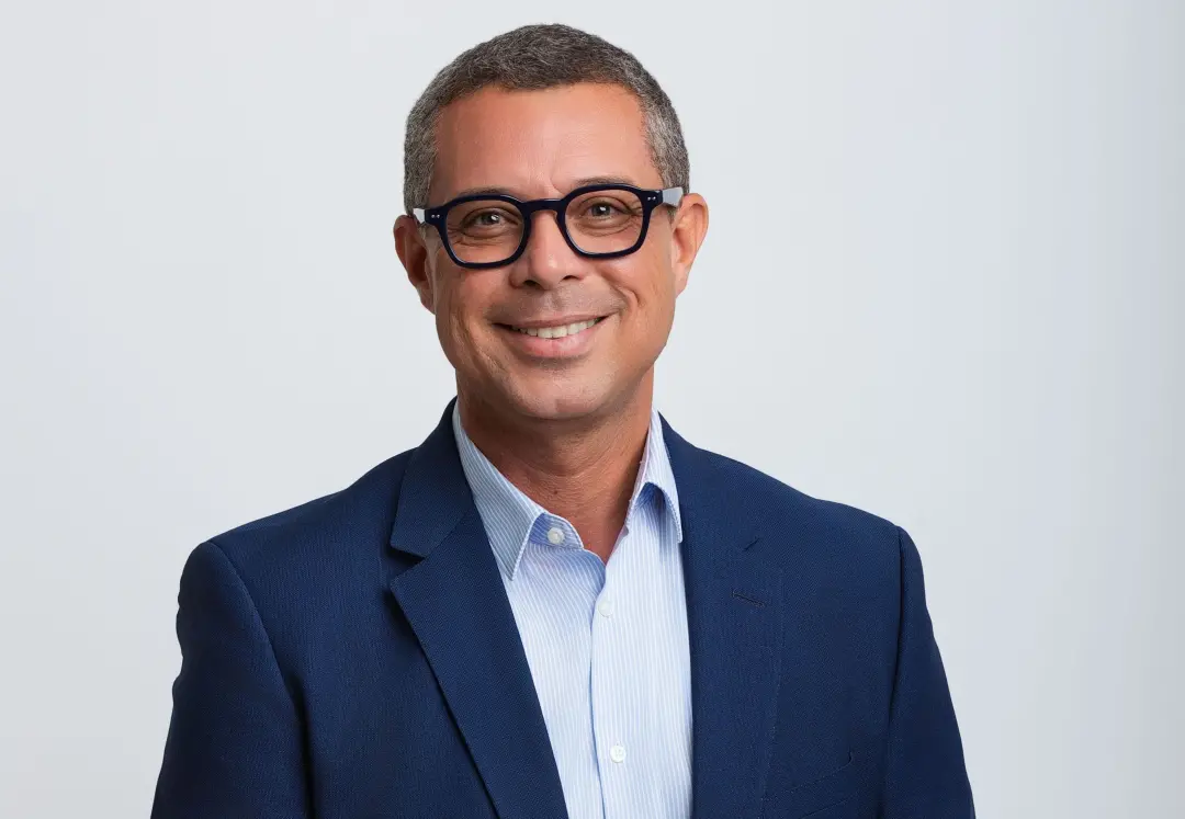 Fábio Mitidieri, governador de Sergipe, terá como desafios a melhoria da distribuição de água e a implantação do VLT em…