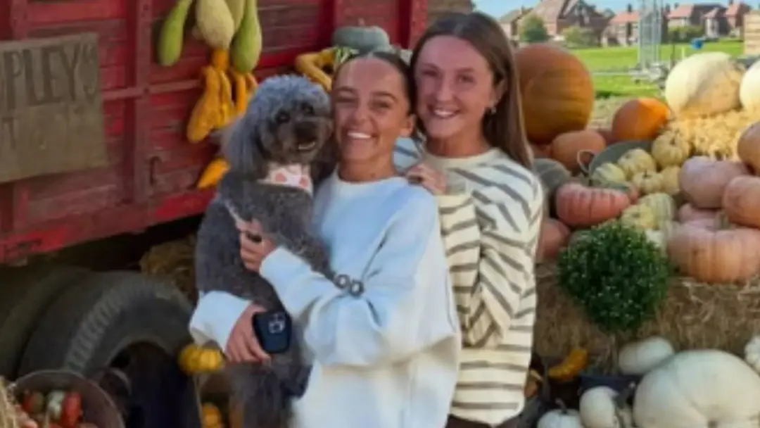 KatyLee Bailey e Libby Mae voltaram a se declarar namoradas depois de anos separadas, mostrando um retorno romântico on…