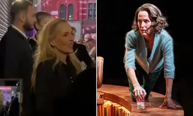 Gillian Anderson pediu para os fãs parar de sentar na primeira fila durante Who's Afraid of Virginia Woolf. A proximida…