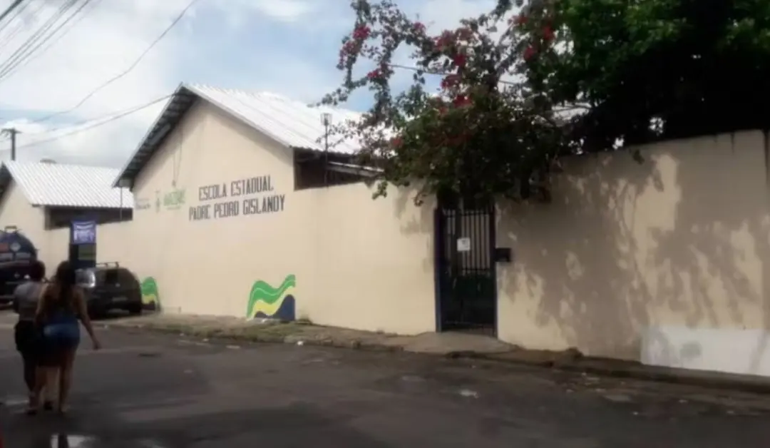 Dois falecimentos em filas de votação no domingo. Um homem de 75 anos teve parada cardiorrespiratória em Manaus, e uma …