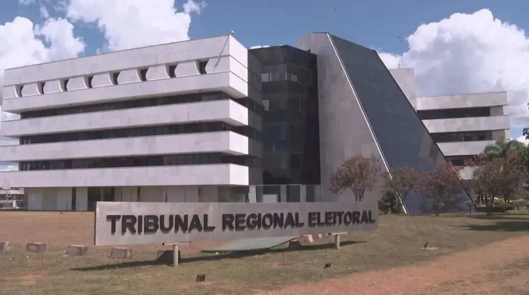 TRE-DF cuida da votação no exterior, unindo todo eleitorado fora do país na Zona Eleitoral ZZ. A estrutura faz com que …