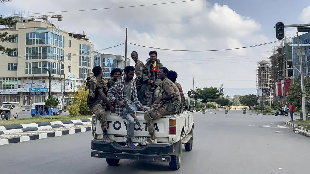 Forças federais etíopes controlam a capital de Tigray, enquanto rivais regionais se reúnem no Egito para discutir risco…