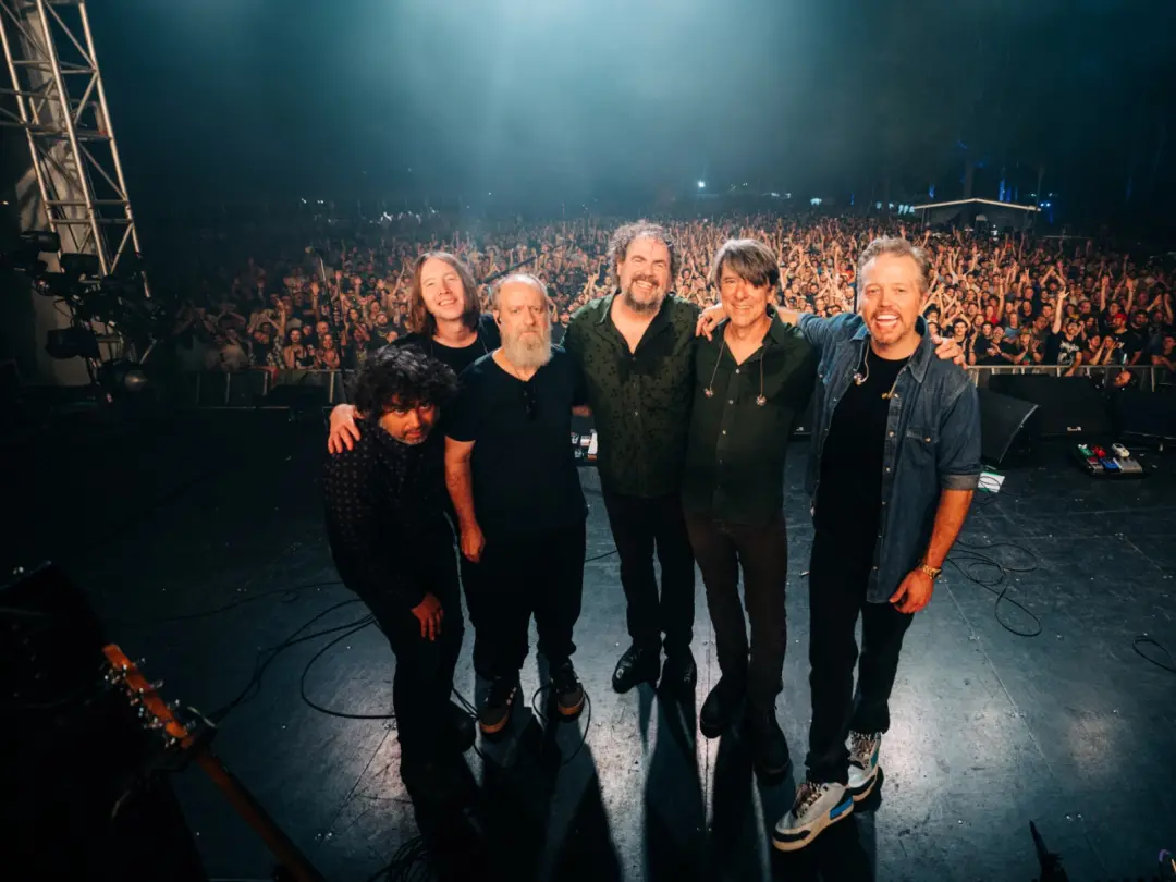Jason Isbell, Patterson Hood e Mike Cooley tocam Decoration Day completo em ShoalsFest, quase 20 anos depois. É bom ver…