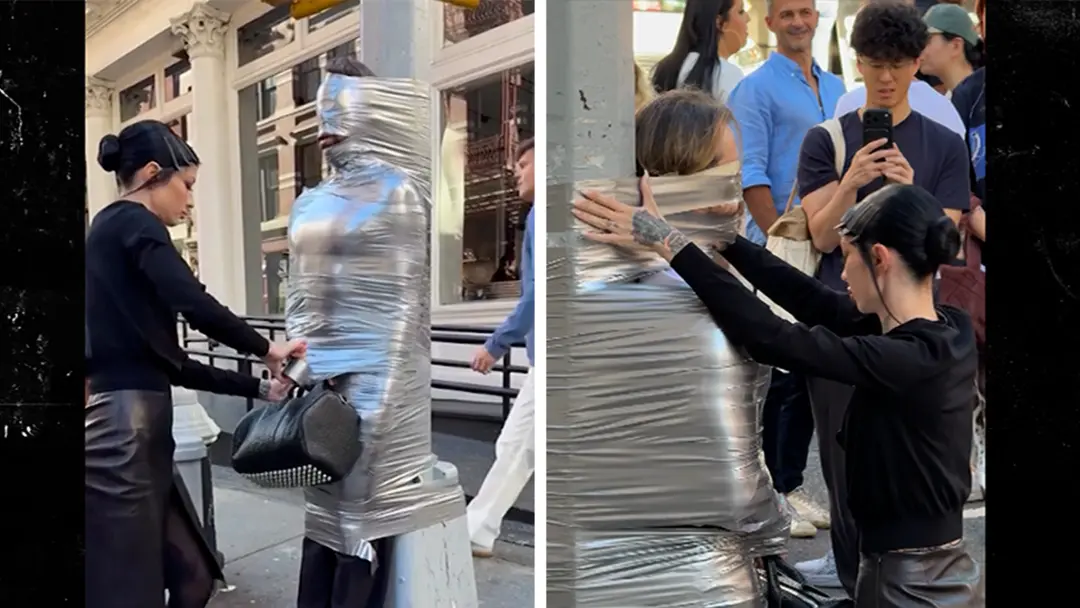 Sabine Tautou prendeu alguém em um poste de rua em SoHo, Nova York, enquanto a pessoa segurava uma bolsa de luxo. Isso …