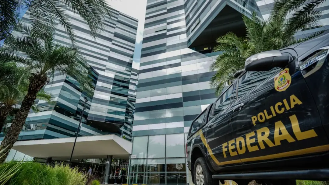 PF abre apuração sobre suspeita de interferência e financiamento externo nas eleições, por representação da AGU. A idei…